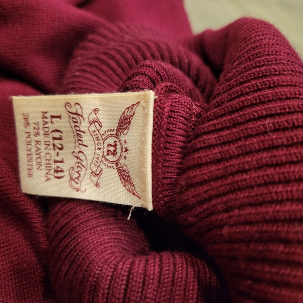Faded Glory burgundy turtle neck, size L,